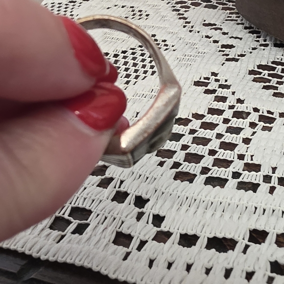 Vintage To Antique Carved Shell Roman Soldier Cameo Ring - Picture 12 of 13